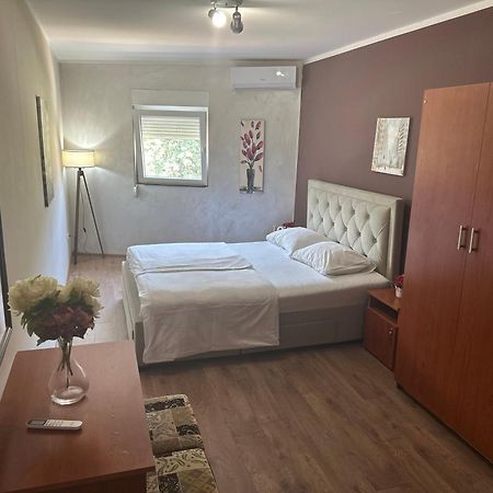 Apartments Bokan Cetinje Bagian luar foto