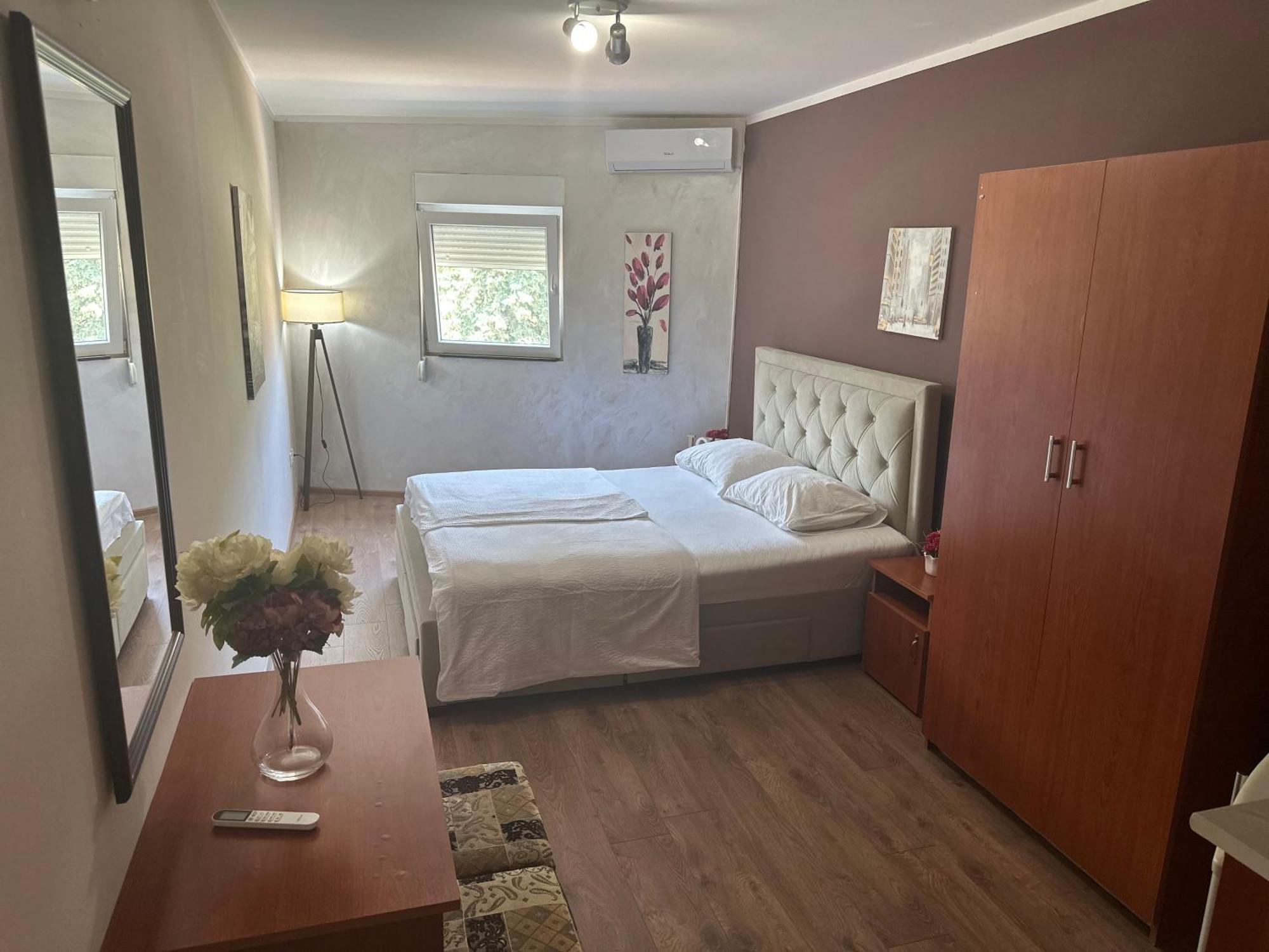 Apartments Bokan Cetinje Bagian luar foto
