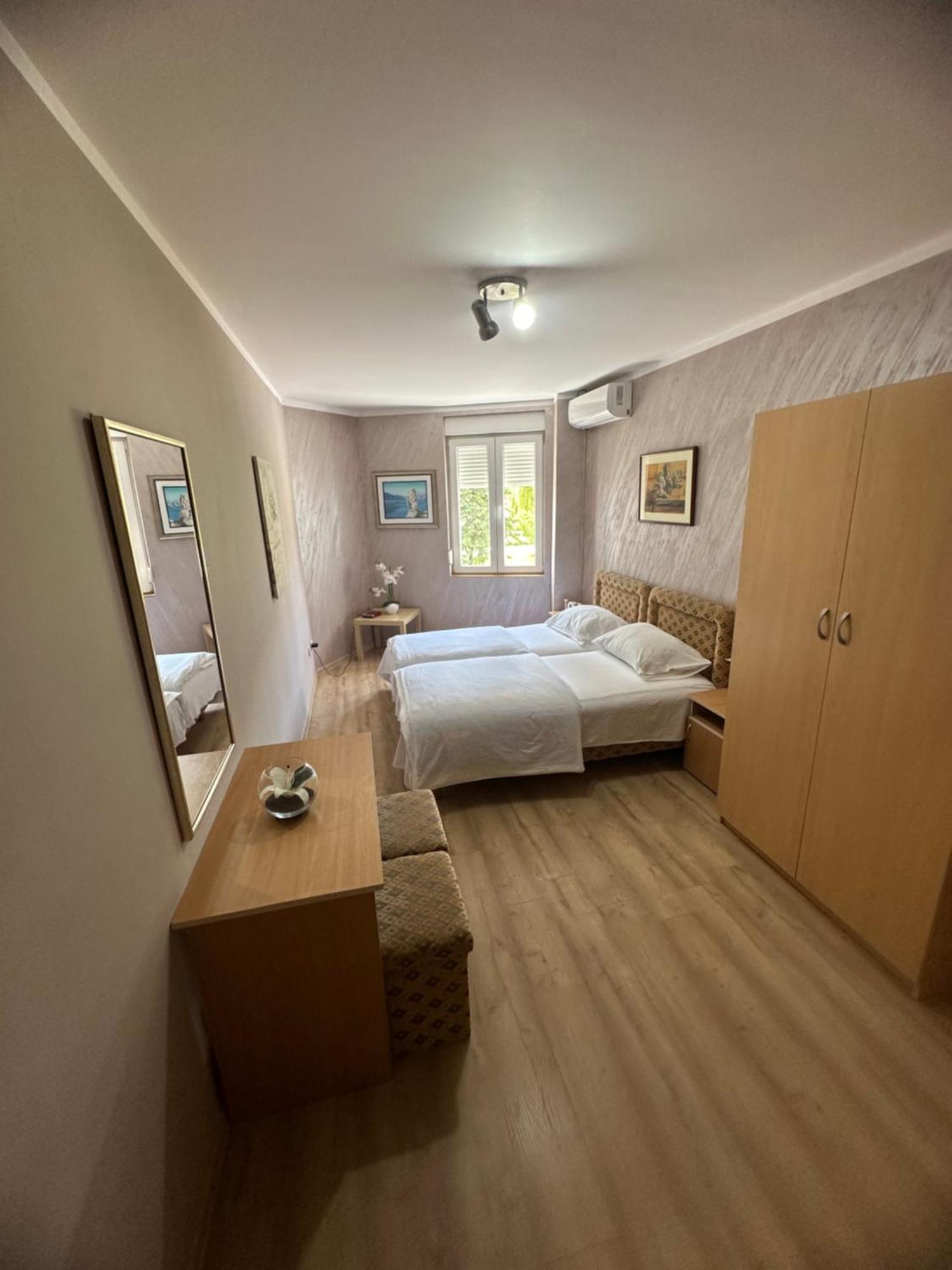 Apartments Bokan Cetinje Bagian luar foto