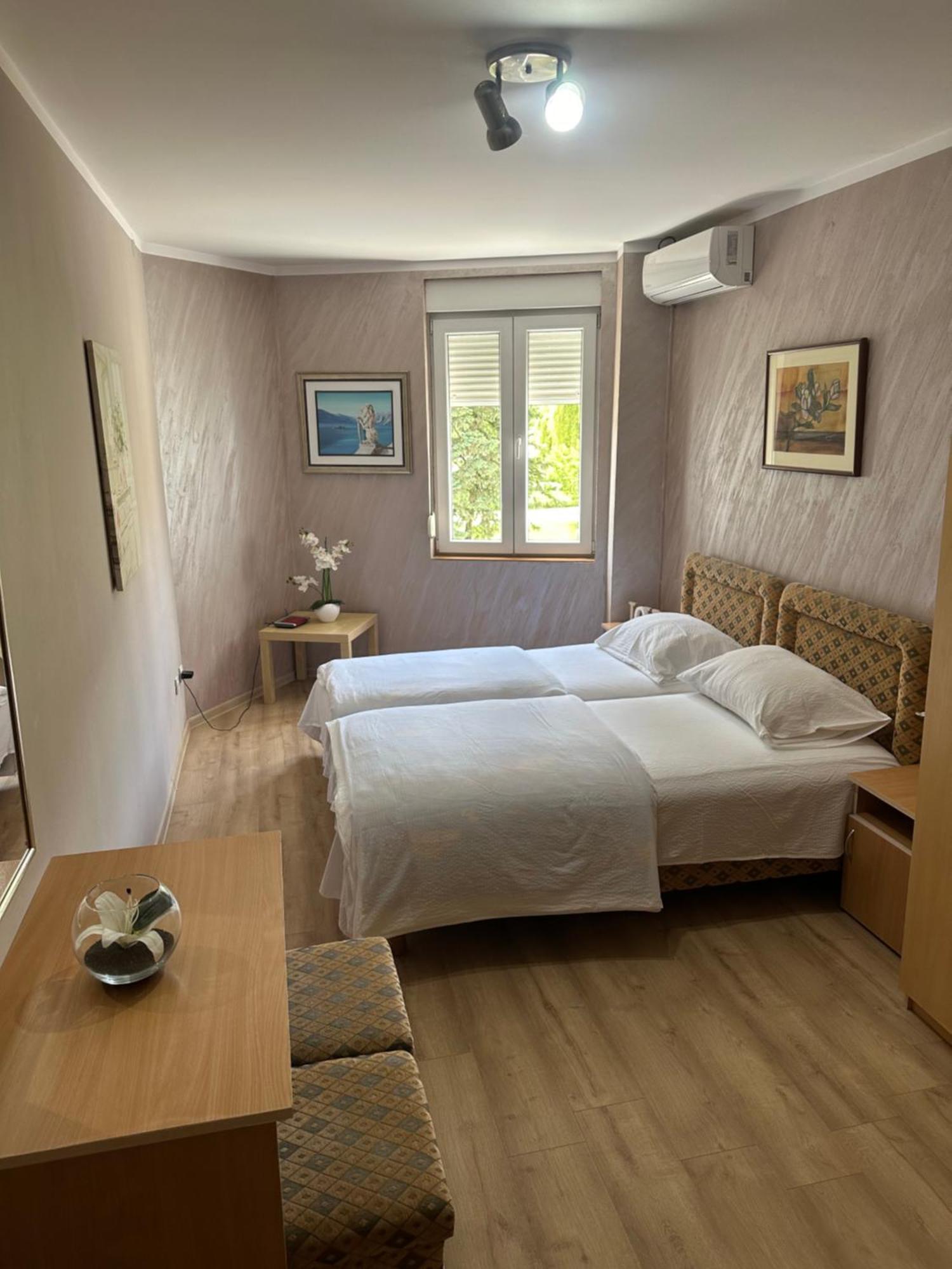 Apartments Bokan Cetinje Bagian luar foto