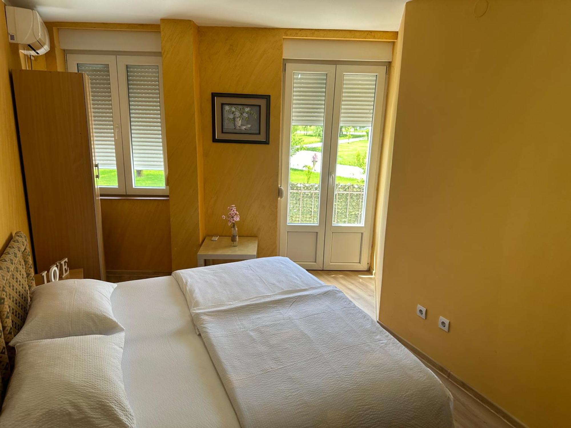 Apartments Bokan Cetinje Bagian luar foto