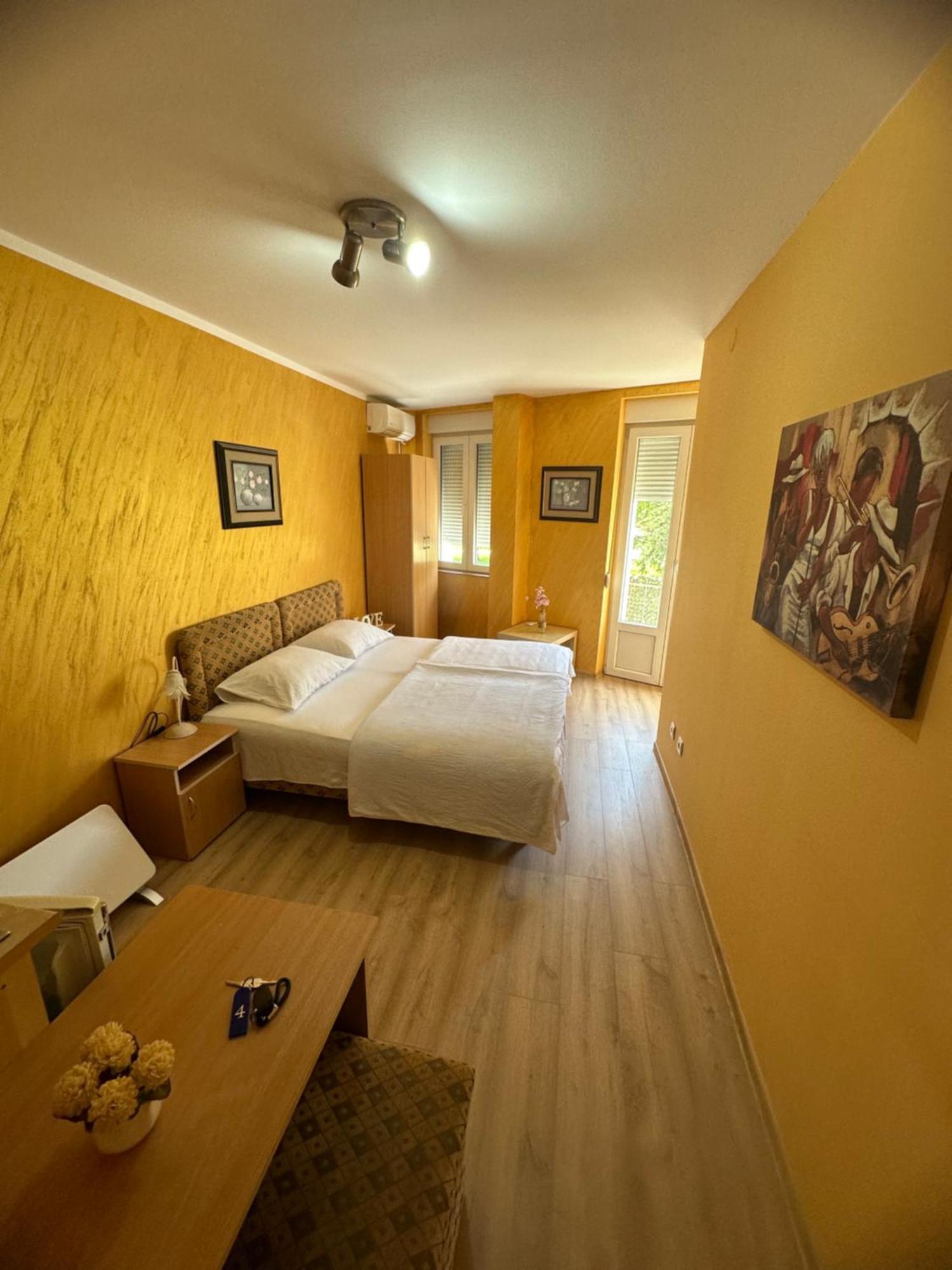 Apartments Bokan Cetinje Bagian luar foto
